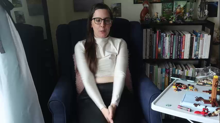 ellynaomi