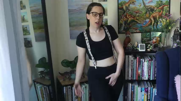 ellynaomi