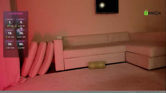 hollyextra