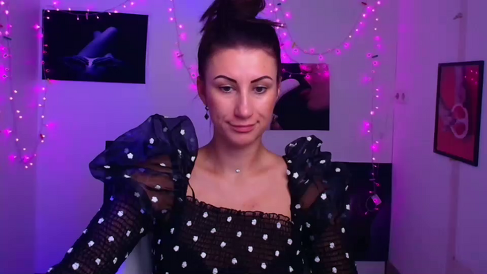 _emma_lay