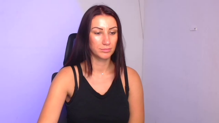 _emma_lay
