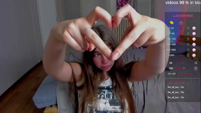 alicekaneky_xx