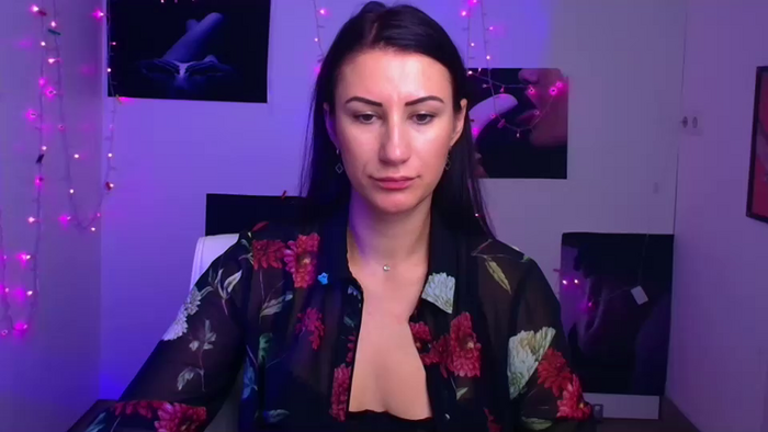 _emma_lay