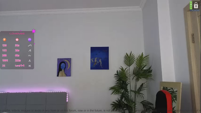 small_blondee