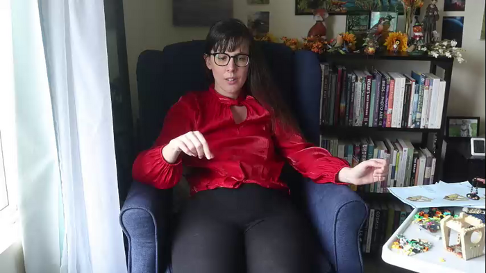 ellynaomi