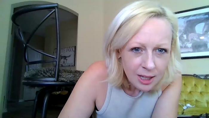 lucyloveslookers78240