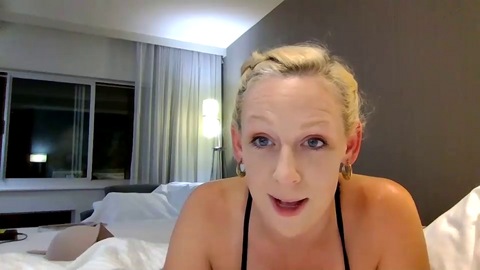lucyloveslookers78240