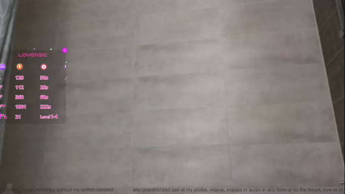 small_blondee