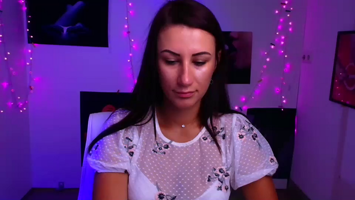 _emma_lay