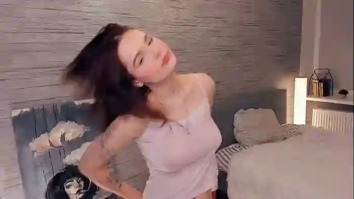 2024/10/10/chaturbate-beatrixcutsforth-21-43-49