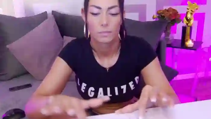 2024/10/10/chaturbate-mina_babe1-08-27-19