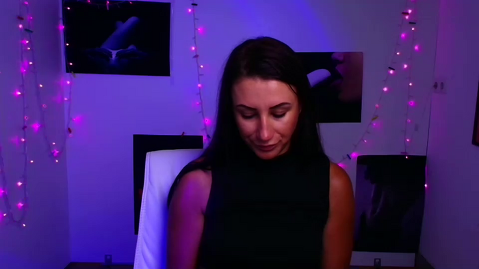 _emma_lay