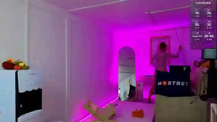 2024/10/12/chaturbate-misss_viki-18-11-52