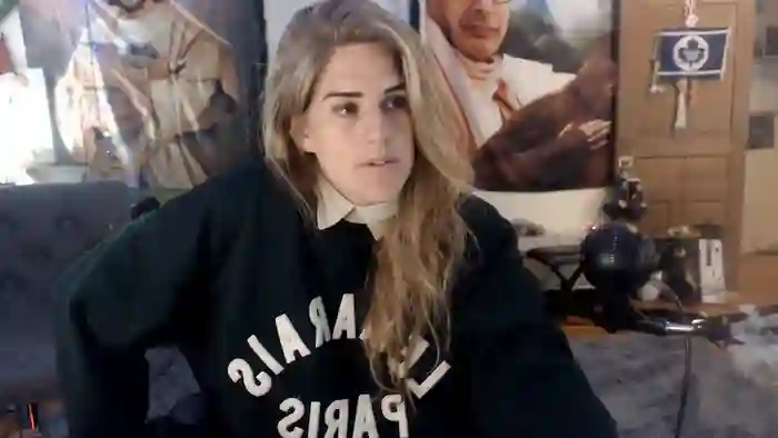 2024/10/12/chaturbate-katiecutie_5-05-13-58