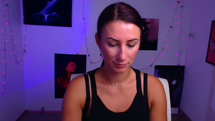 _emma_lay