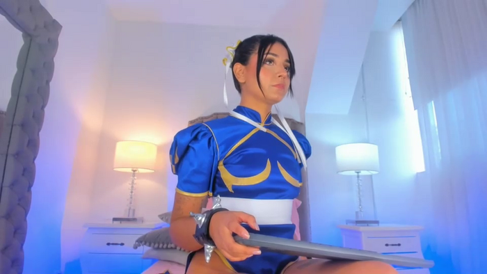 emma_torres__