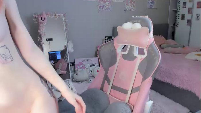 mia_gothh
