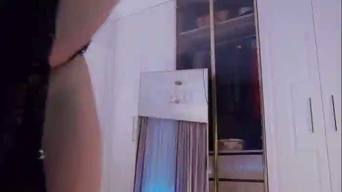 2024/11/11/chaturbate-miladystarlight-02-30-02