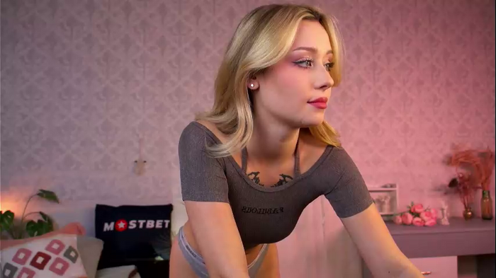 ella_knockers_xl