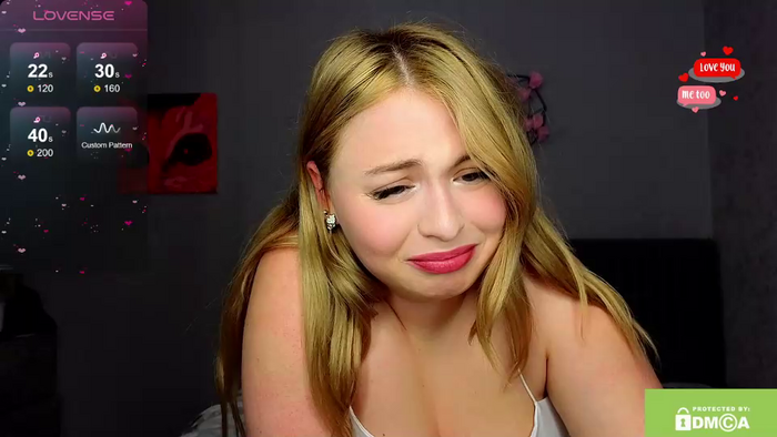 shy_blondiee