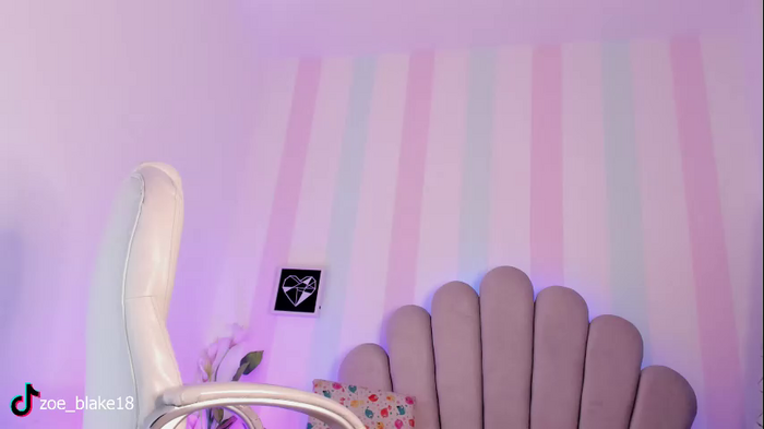 zoe_blake18