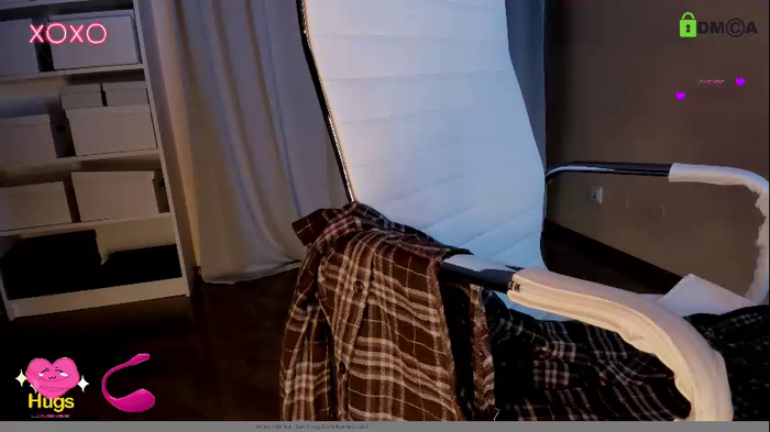 hollyextra