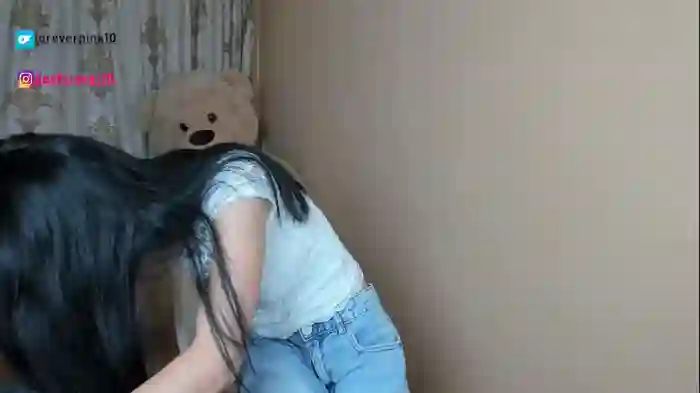 2024/11/22/chaturbate-littlepinky77-14-30-04