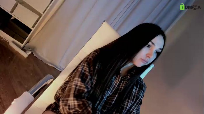 hollyextra