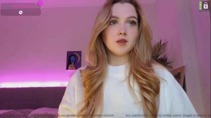 small_blondee