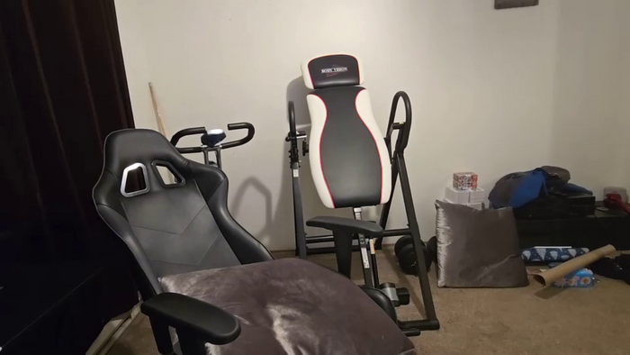 oliver_clothes_off4u