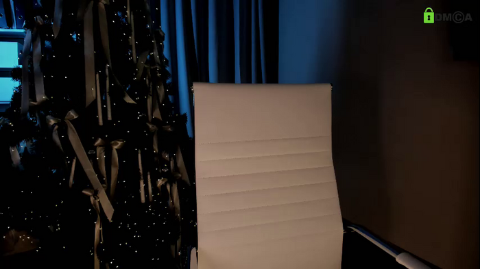 hollyextra