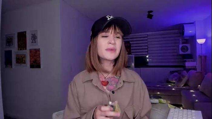 lonelly_lolly98