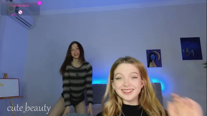 small_blondee