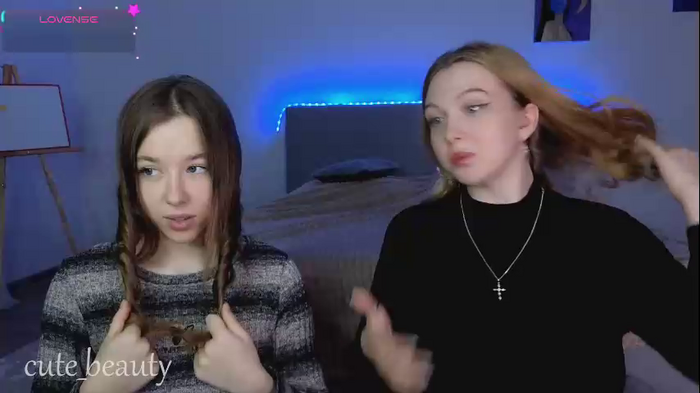 small_blondee