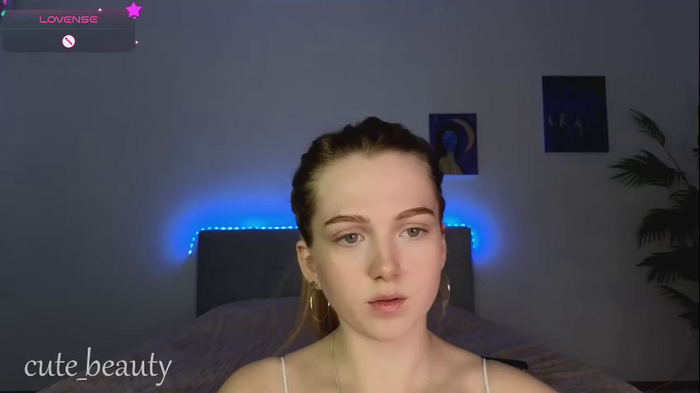 small_blondee