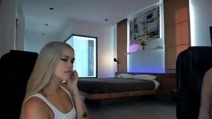 2025/01/01/chaturbate-emmykrist-08-04-57
