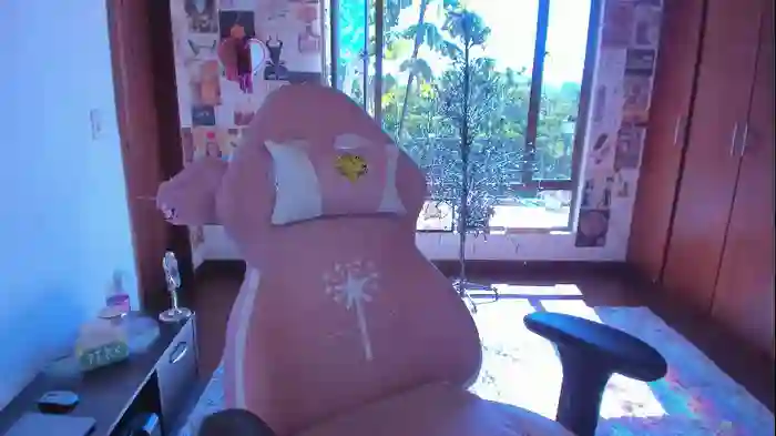 2025/01/01/chaturbate-offimila-15-03-39