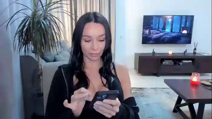 2025/01/01/chaturbate-sensualbettty-18-07-58