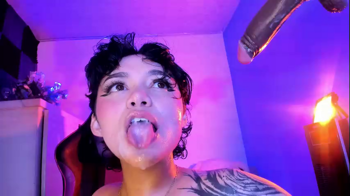scarlet_gold