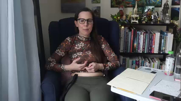 ellynaomi