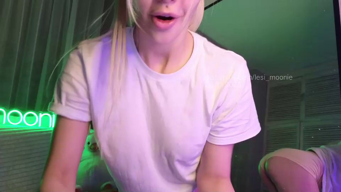 lesi_moonie