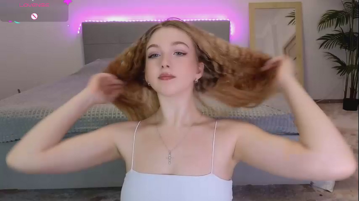 small_blondee