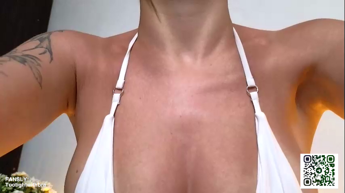 tootightwithbra