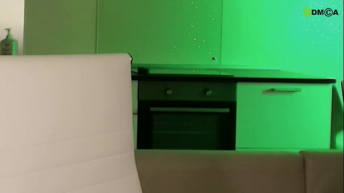 hollyextra