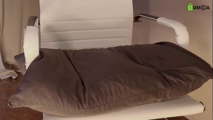 hollyextra