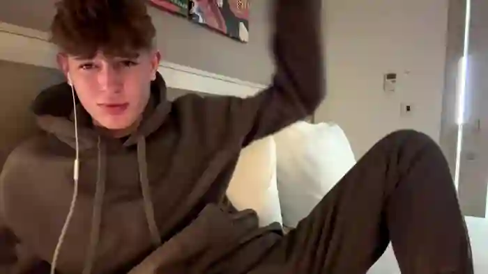 2025/02/02/chaturbate-rhys200411-23-30-51