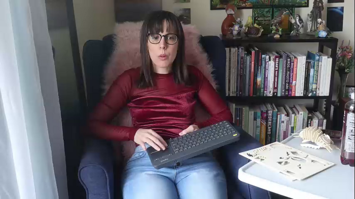 ellynaomi