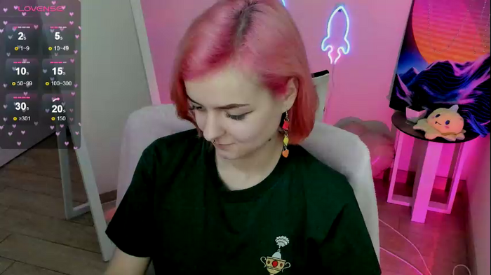 red_bestie_