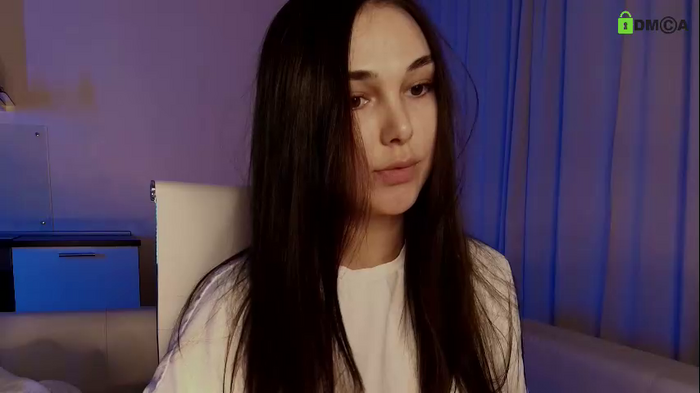 hollyextra