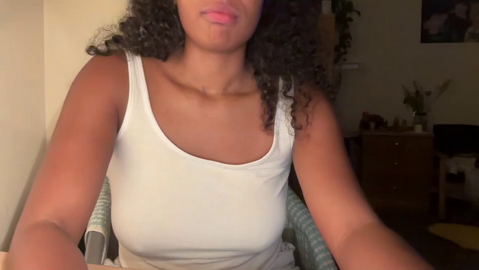 ur_girlfriend_tia